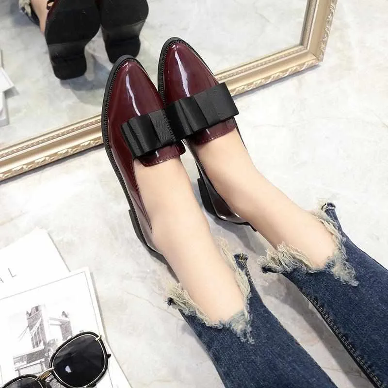 Classic Pointed Toe Flats Black/Red Shoes